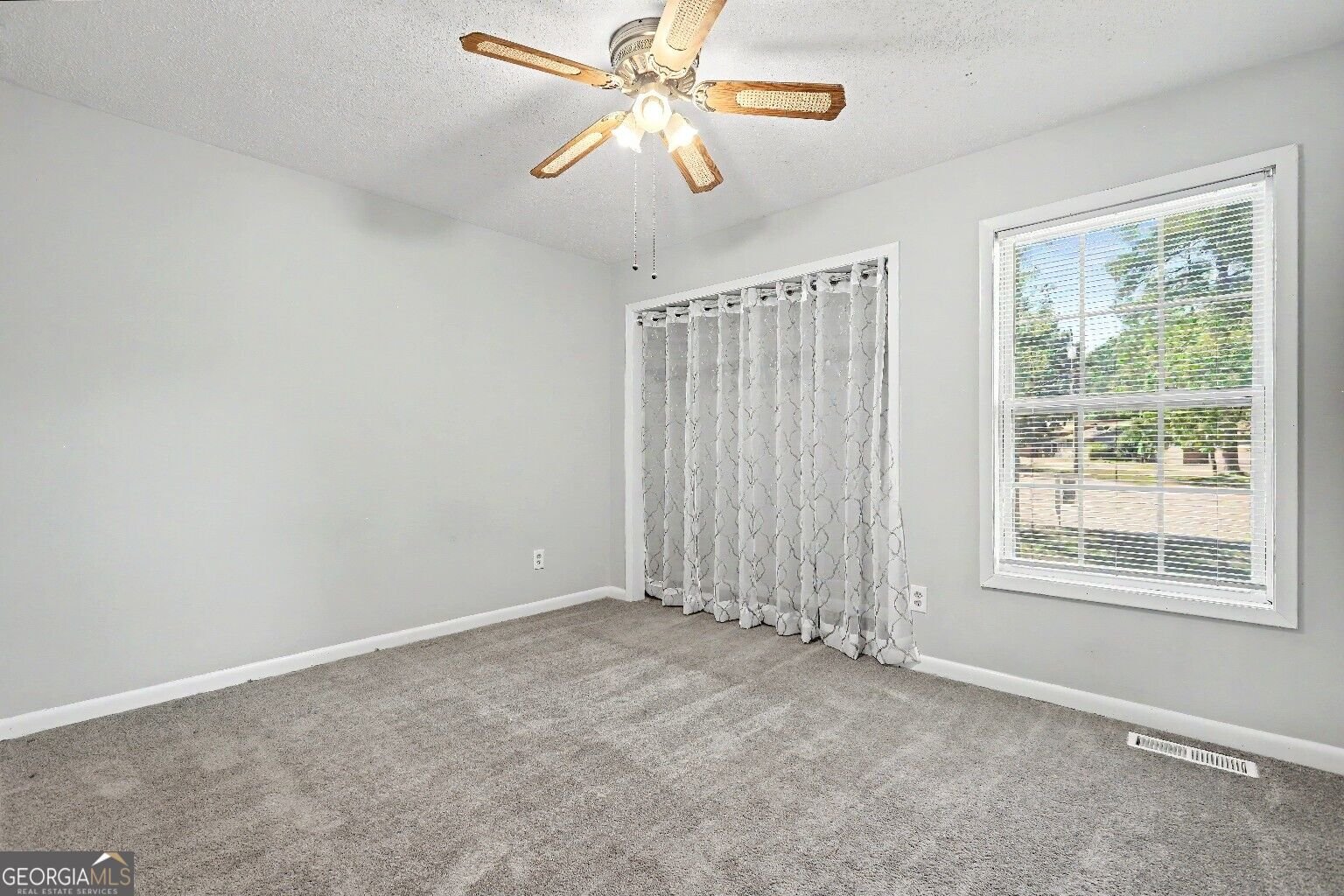 915 Strawberry Court Ellenwood - Photo 10