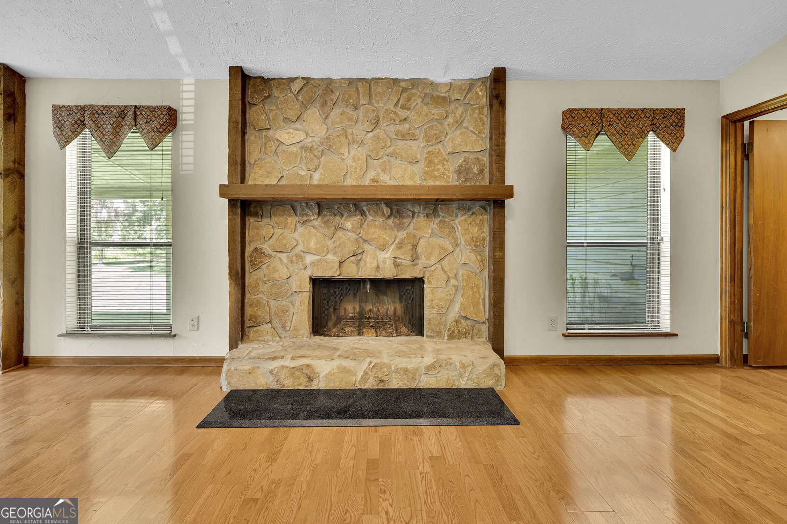 140 Hickory Drive Stockbridge - Photo 10