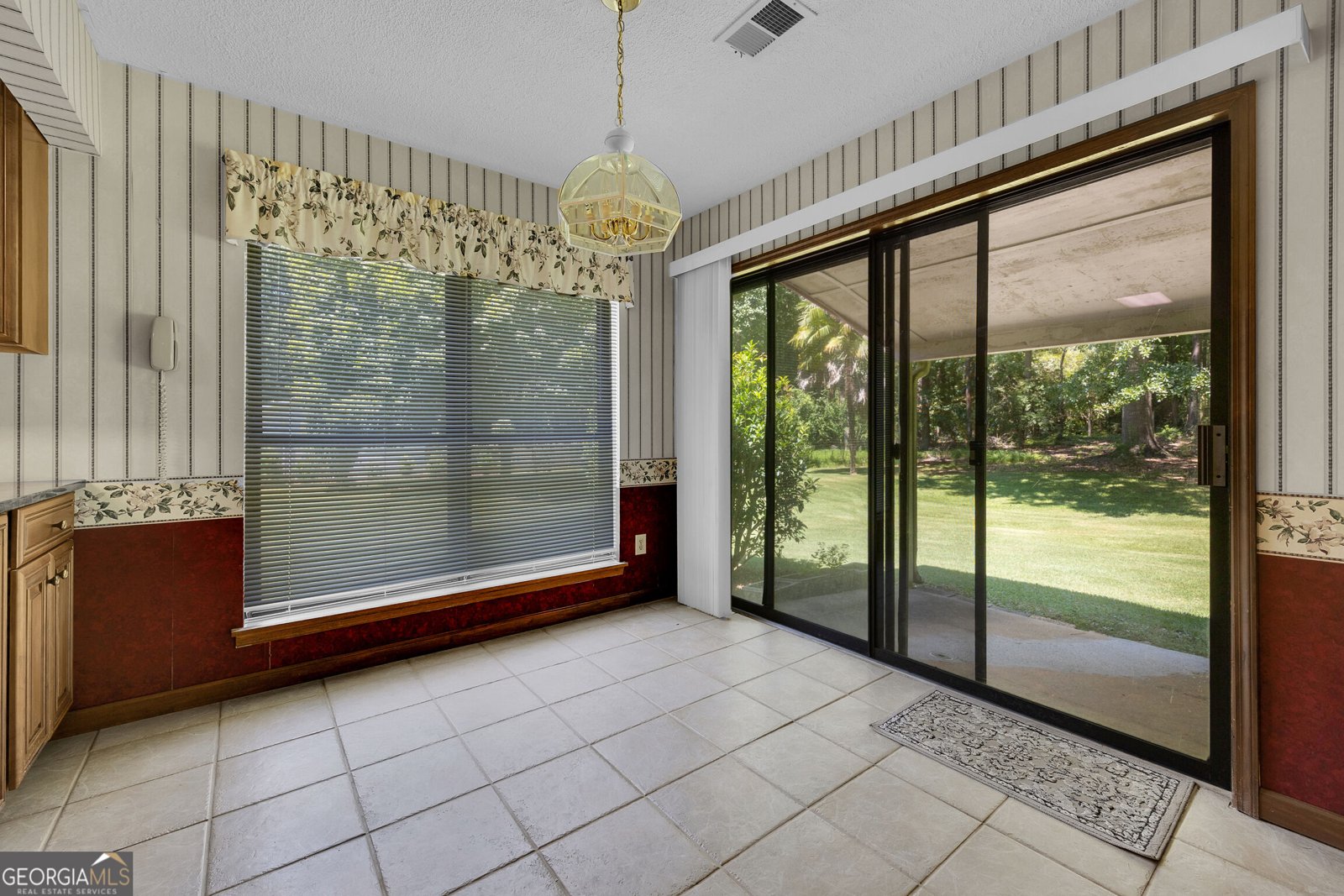 140 Hickory Drive Stockbridge - Photo 11