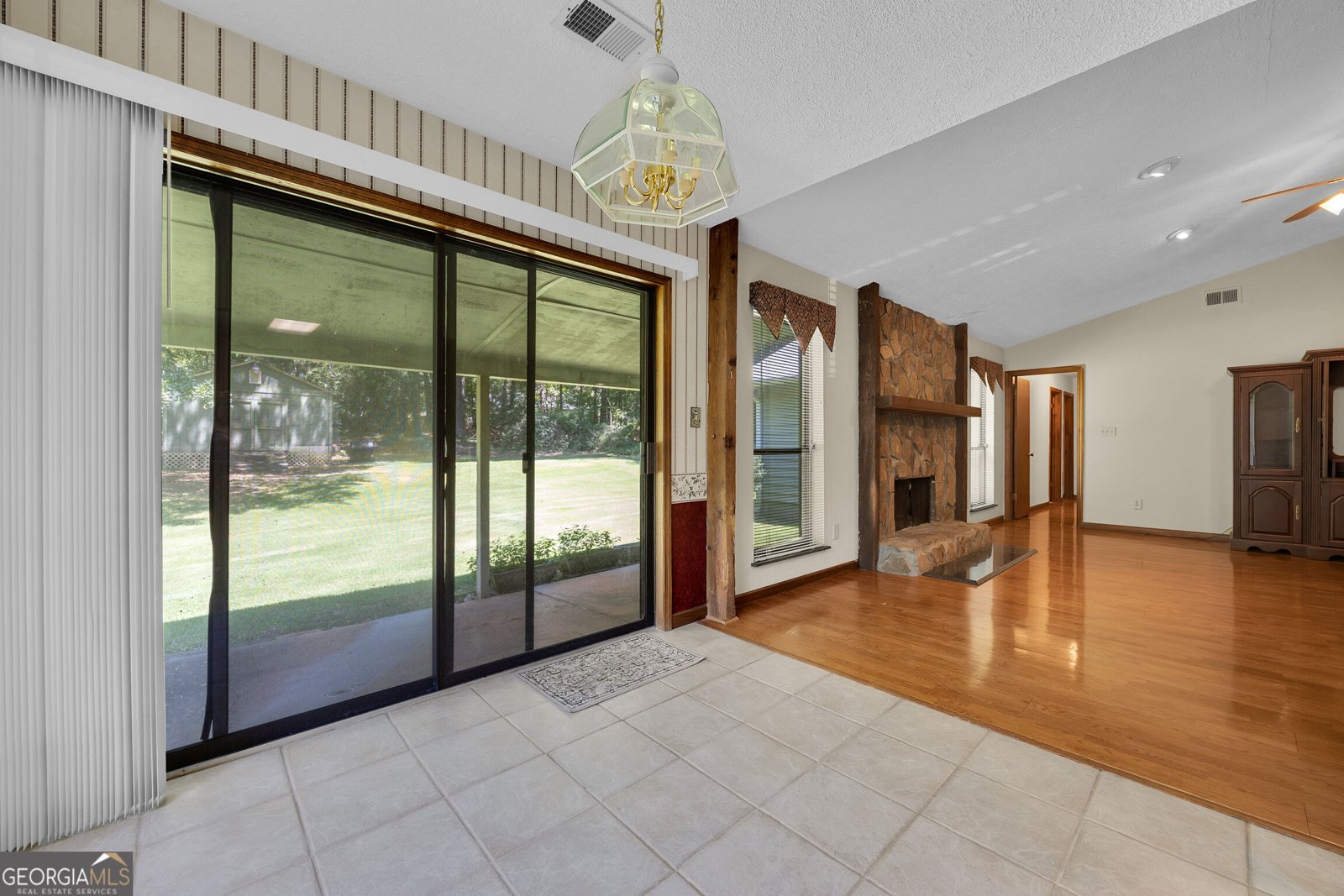140 Hickory Drive Stockbridge - Photo 12