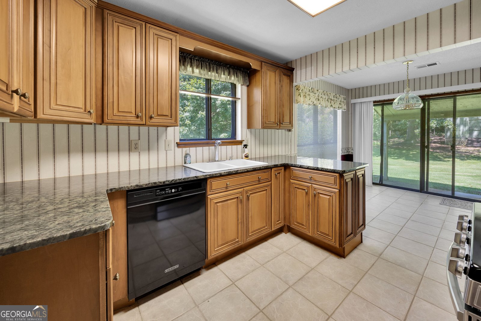140 Hickory Drive Stockbridge - Photo 15