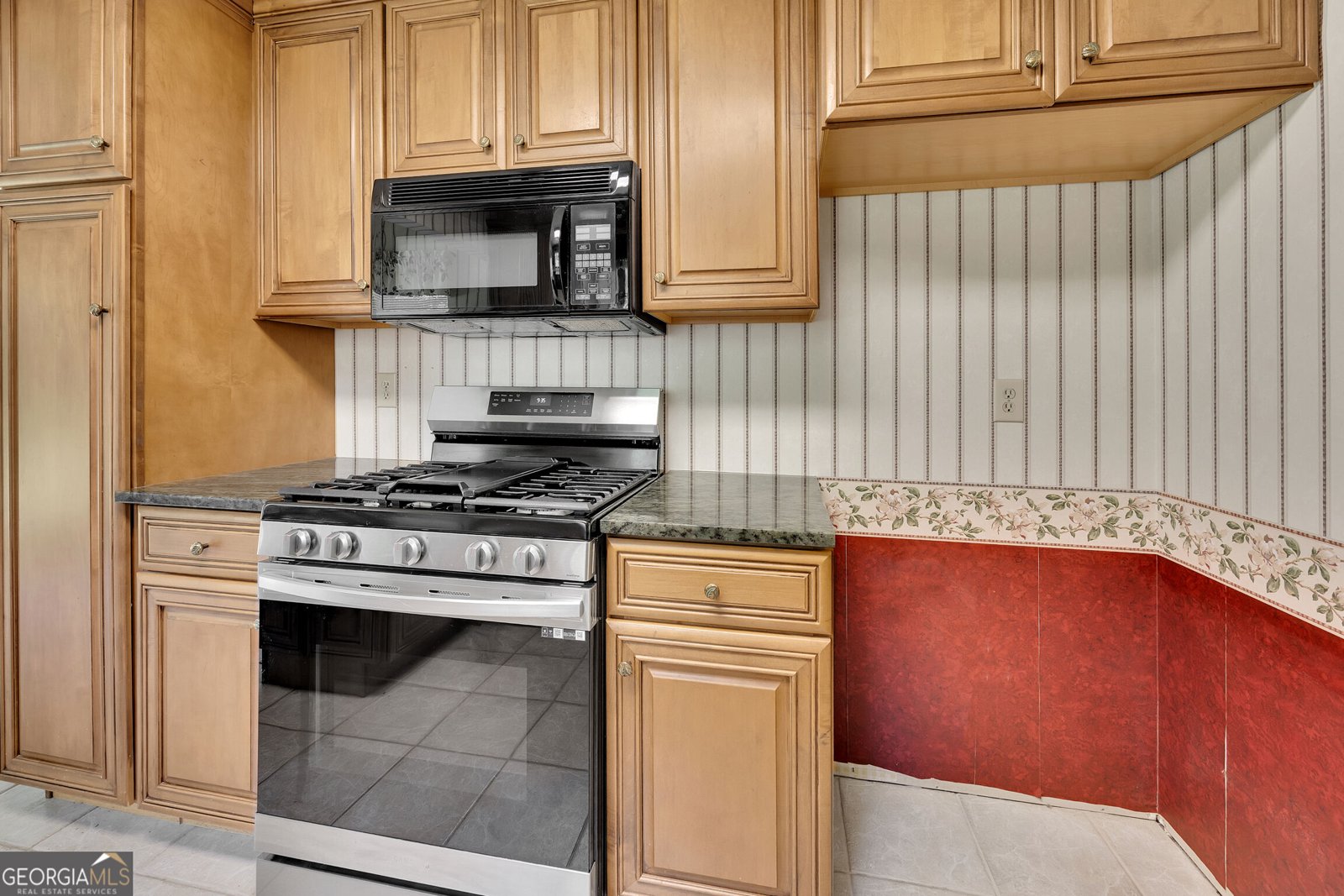140 Hickory Drive Stockbridge - Photo 16