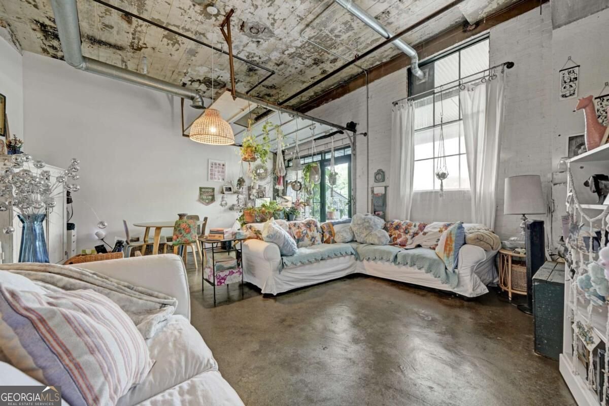 881 Memorial Drive Atlanta - main photo