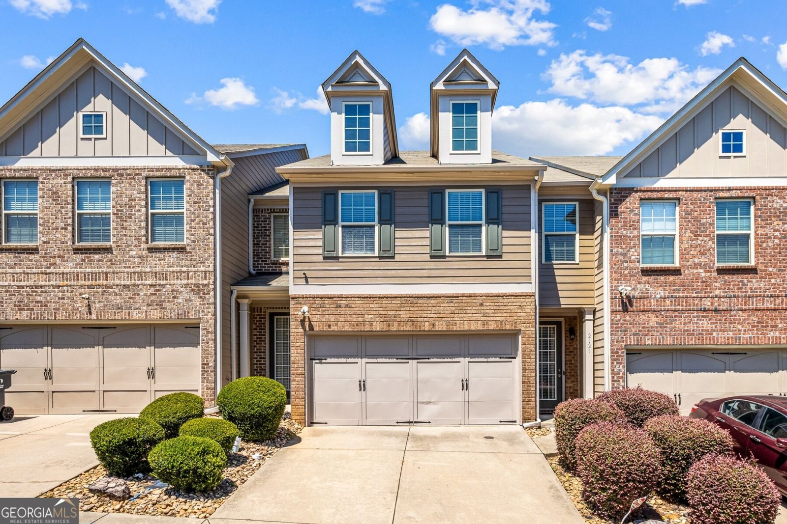 2121 Spicy Pine Lane Lawrenceville - main photo
