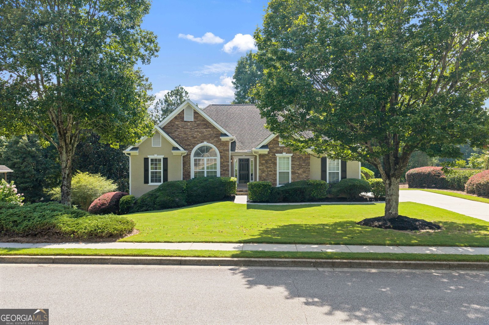 4170 Ruby Forest Boulevard Suwanee - main photo