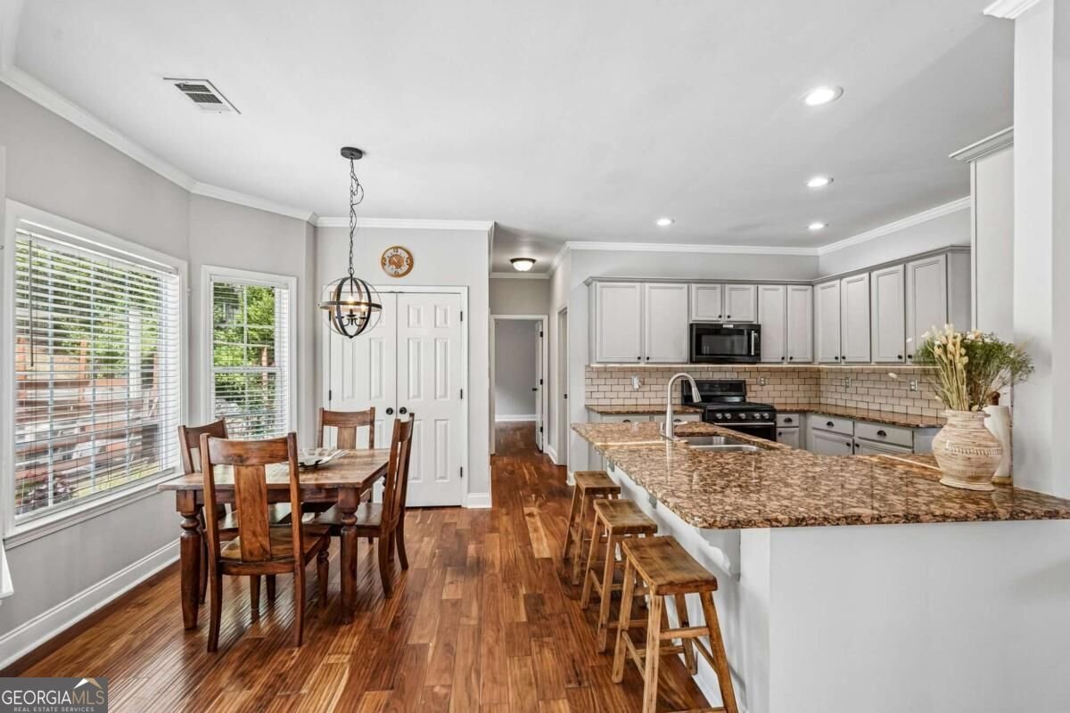 4010 Embassy Way Lilburn - Photo 10