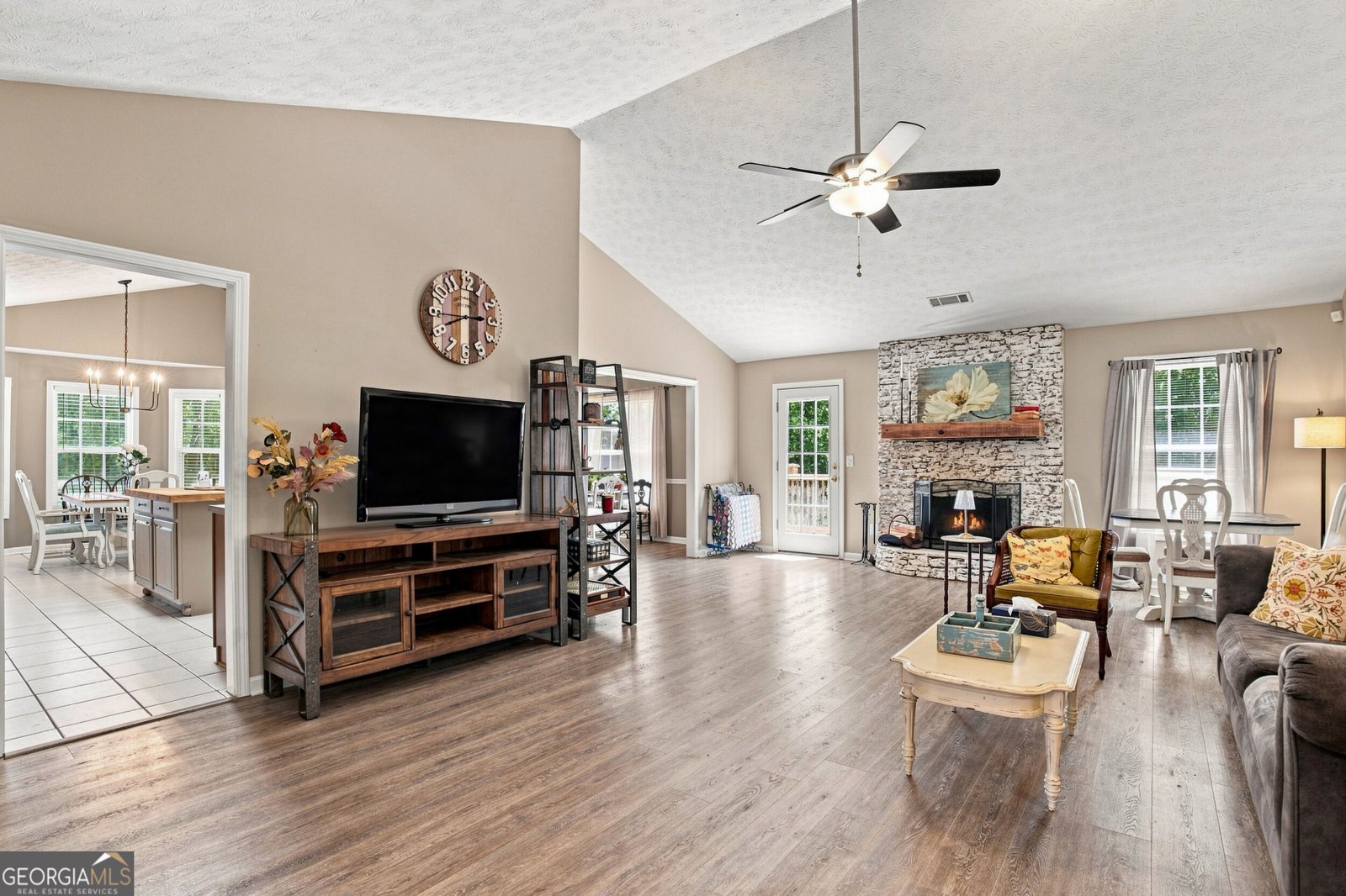 1611 Lake View Court Loganville - Photo 11