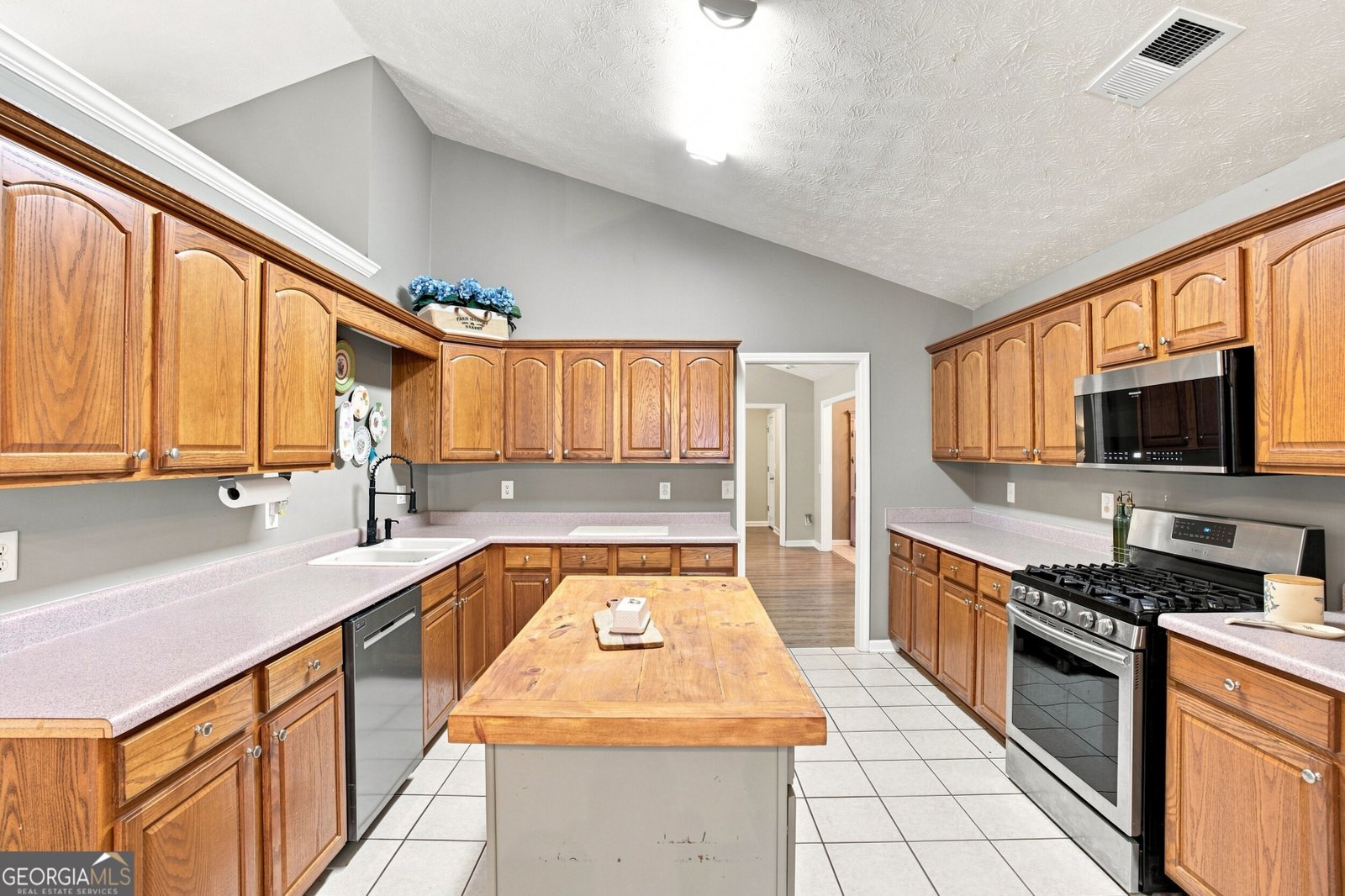 1611 Lake View Court Loganville - Photo 22
