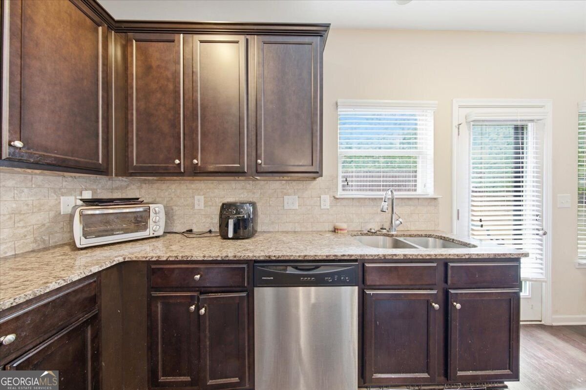 1126 Paramount Drive McDonough - Photo 15