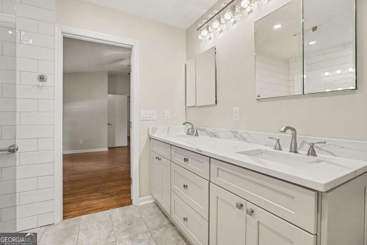 10900 Spotted Pony Trail Johns Creek - Photo 6