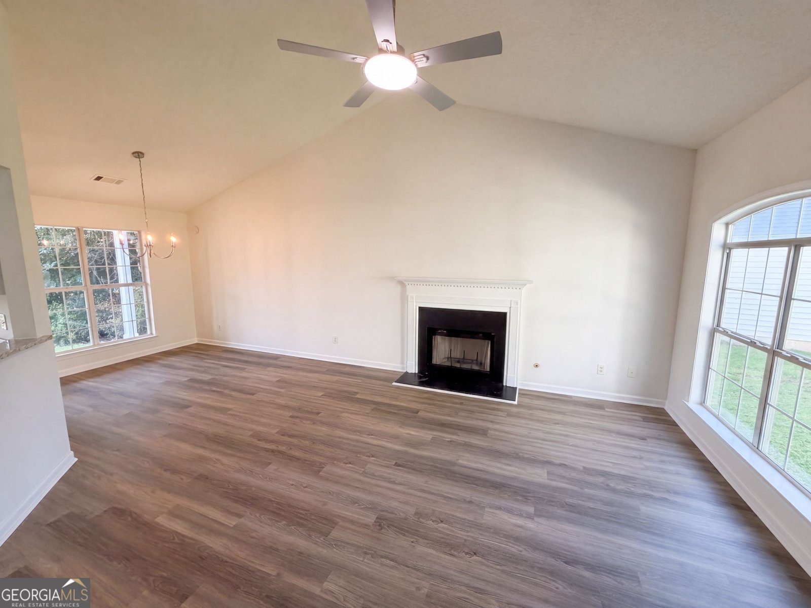 1088 Meadow Glen Circle Fairburn - Photo 8