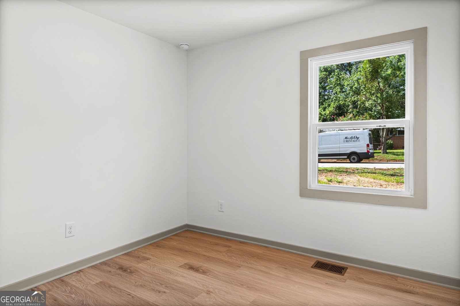 1111 Parkview Drive Griffin - Photo 11