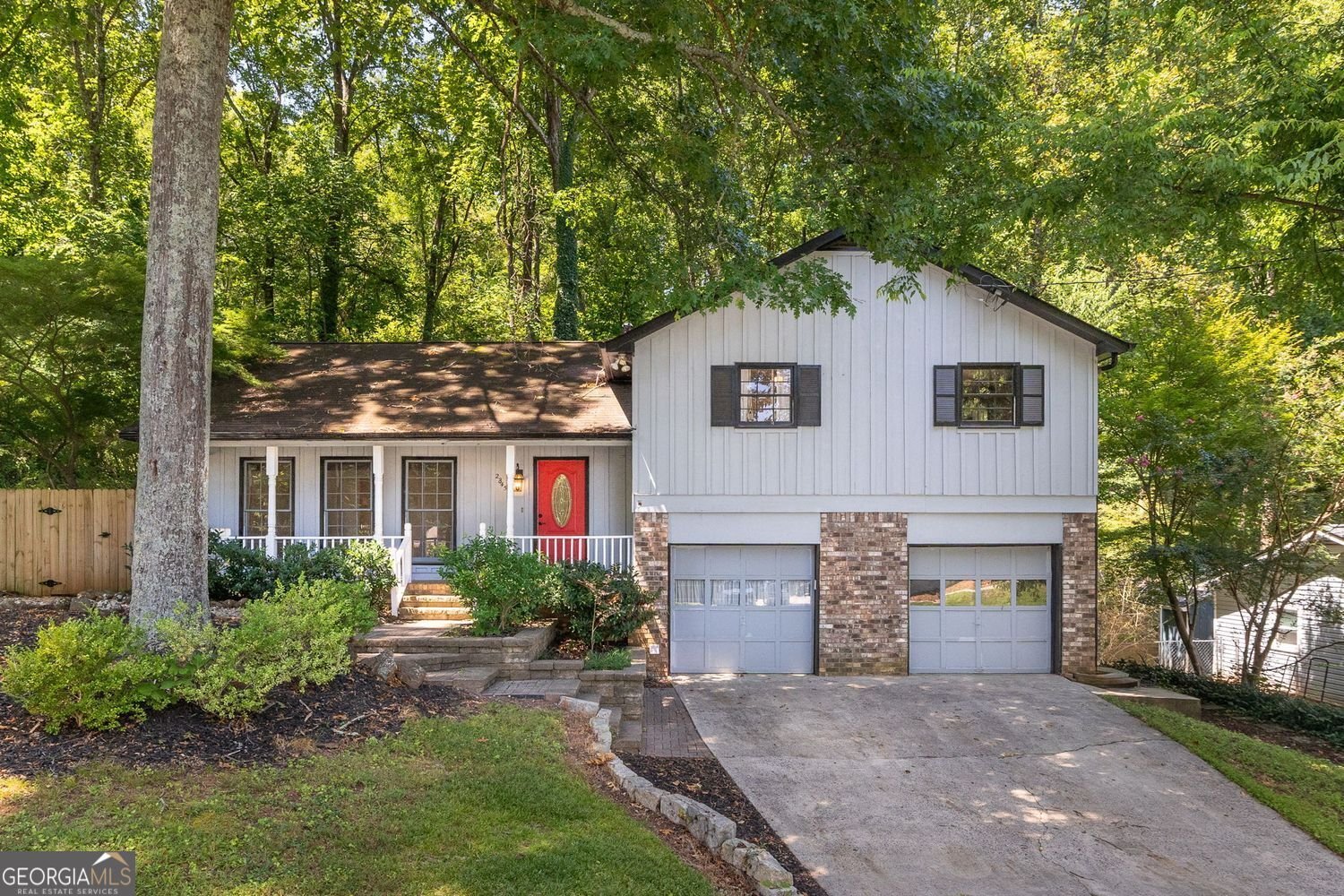 2845 Wood Forest Road Marietta - main photo