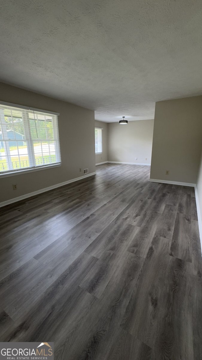 1050 Forest Heights Road Stone Mountain - Photo 6