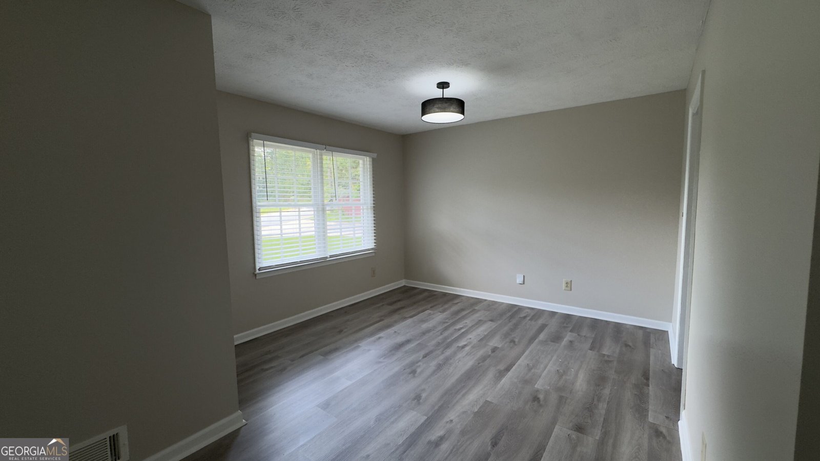 1050 Forest Heights Road Stone Mountain - Photo 7
