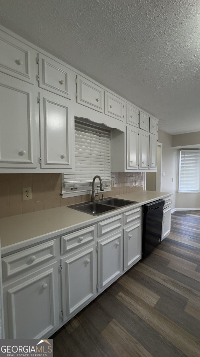 1050 Forest Heights Road Stone Mountain - Photo 9