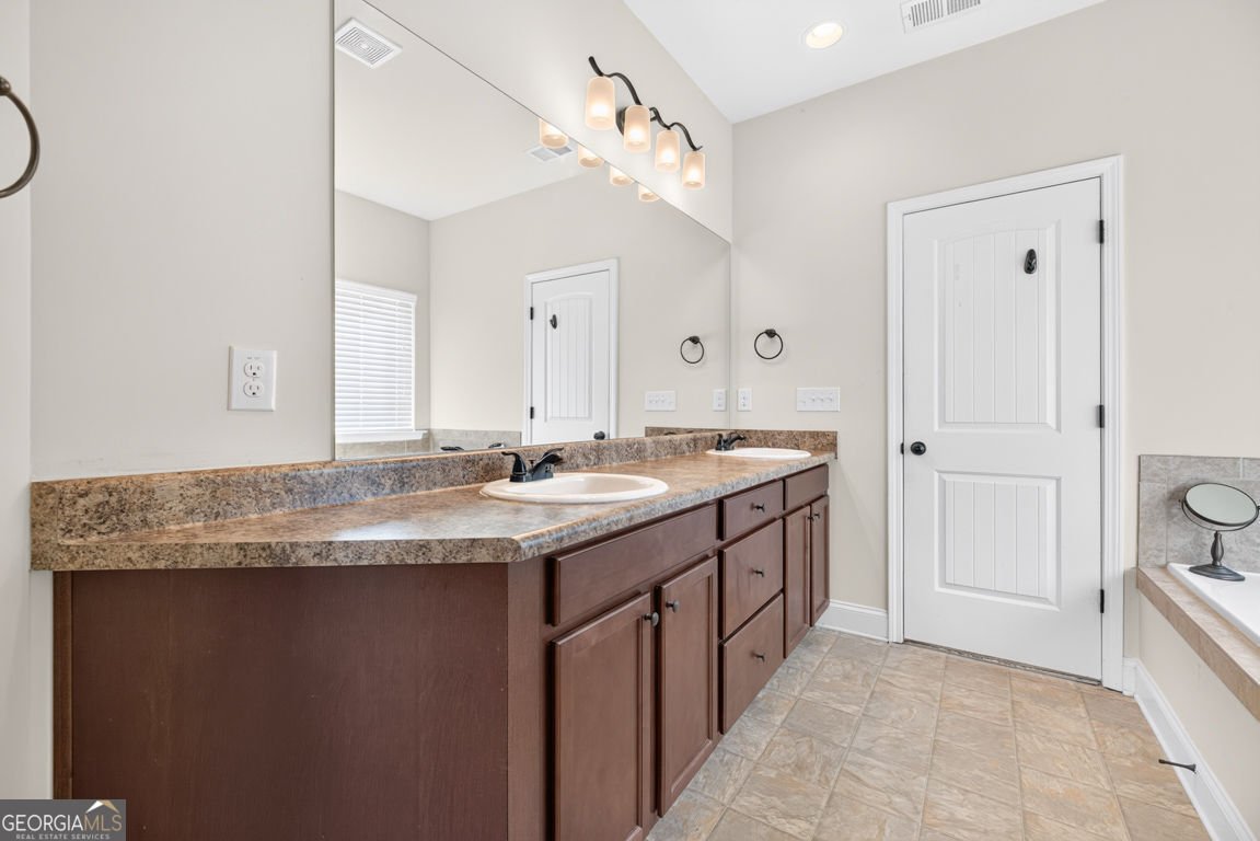 2854 Shadowstone Way Winder - Photo 32