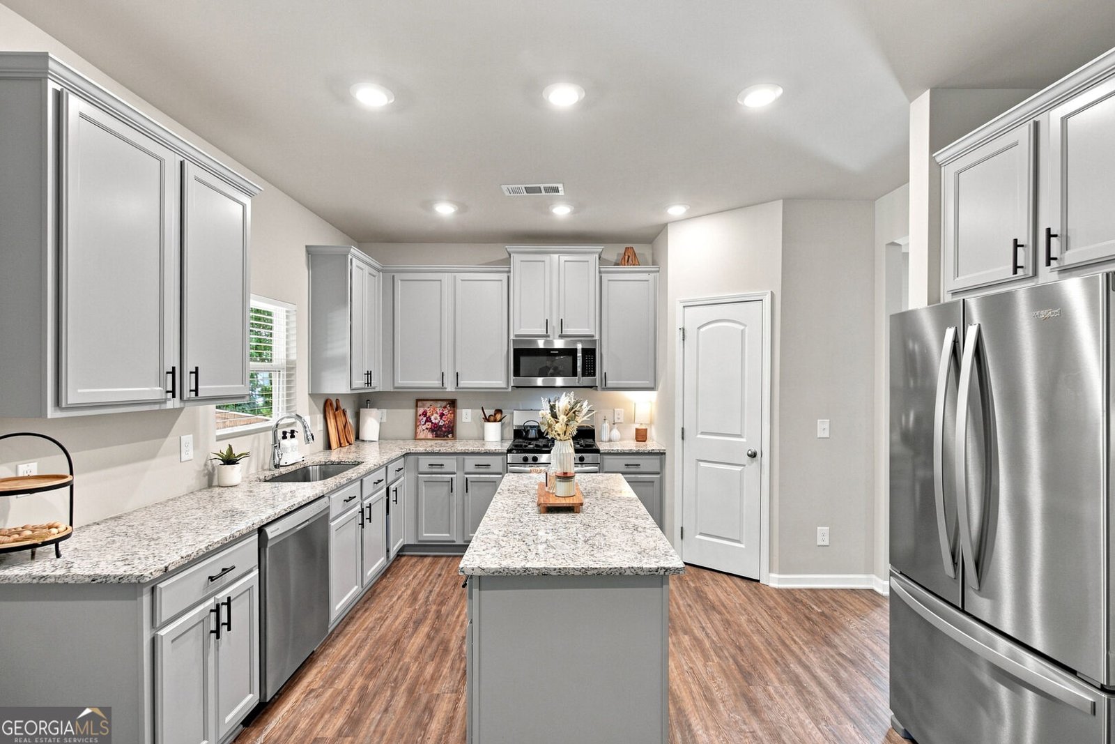 617 Edgemore Road Canton - Photo 17