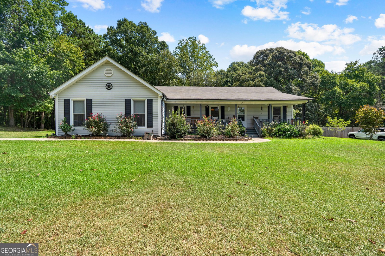 55 Manor Circle Sharpsburg - main photo