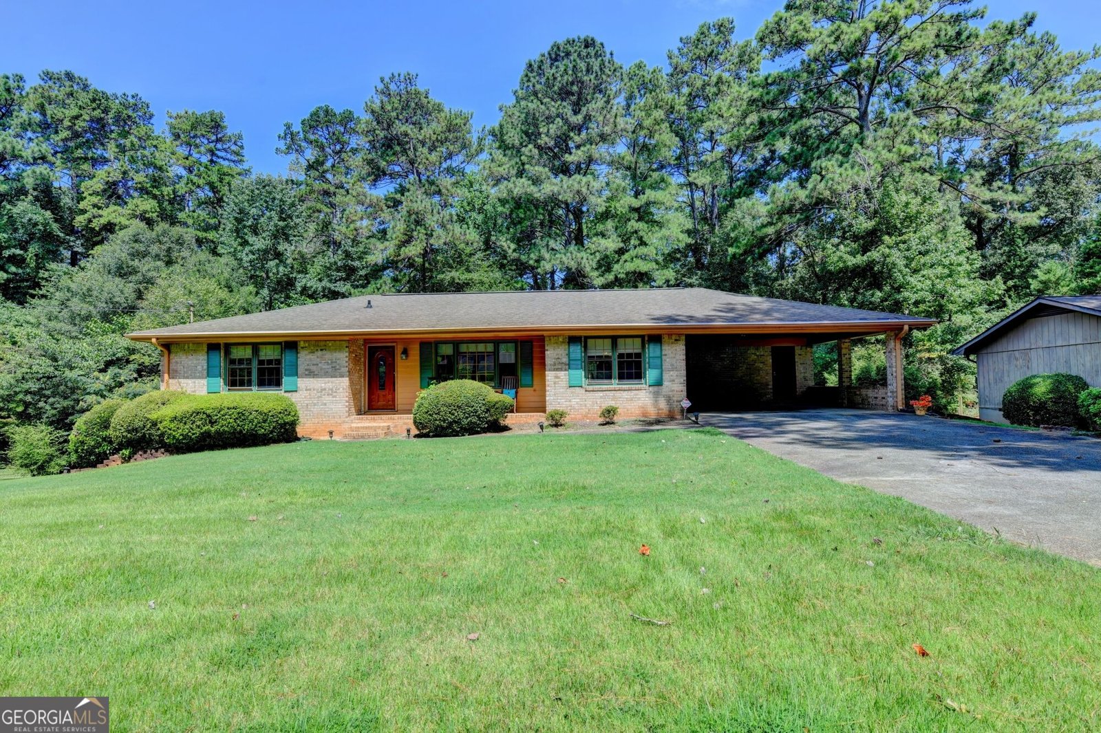 4061 Whispering Forest Court Lilburn - main photo