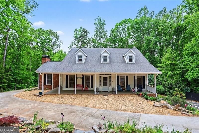 5735 Ridge Drive Douglasville - main photo