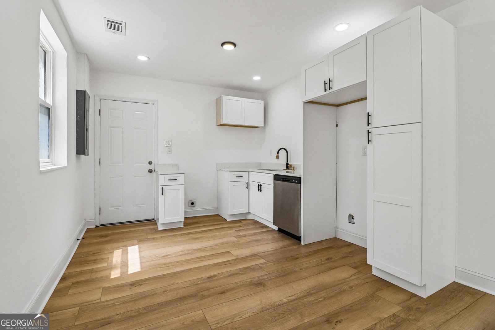 1355 Graymont Drive Atlanta - Photo 8