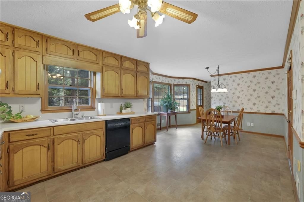 3856 Cynthia Way Lilburn - Photo 7