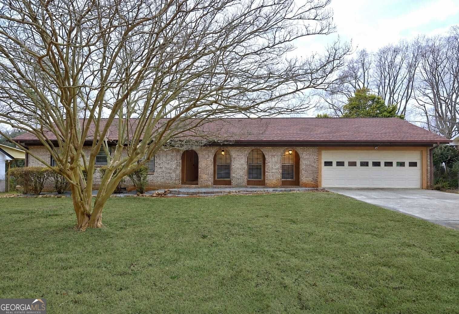 457 Castleaire Drive Stone Mountain - main photo