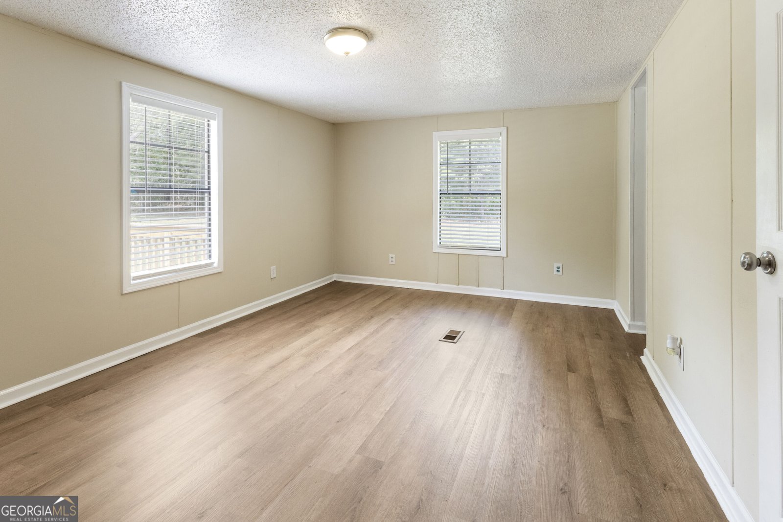 165 Giles Circle Byron - Photo 12