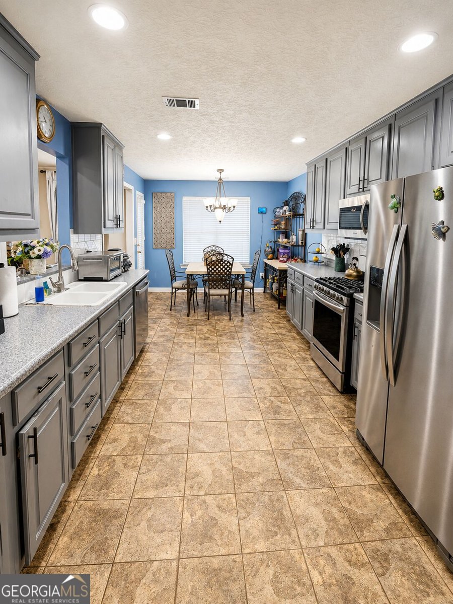 1214 Bramlett Oak Court Lawrenceville - Photo 8