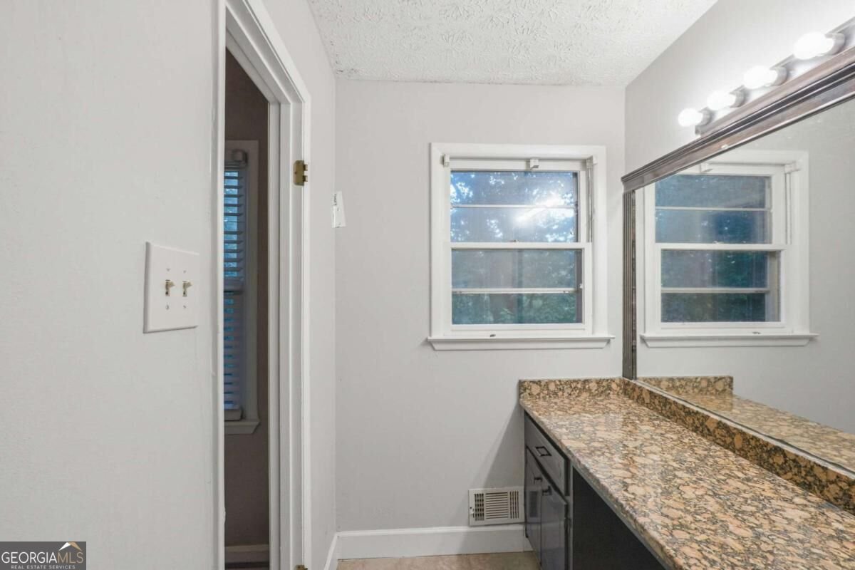 2324 Sussex Court Snellville - Photo 17