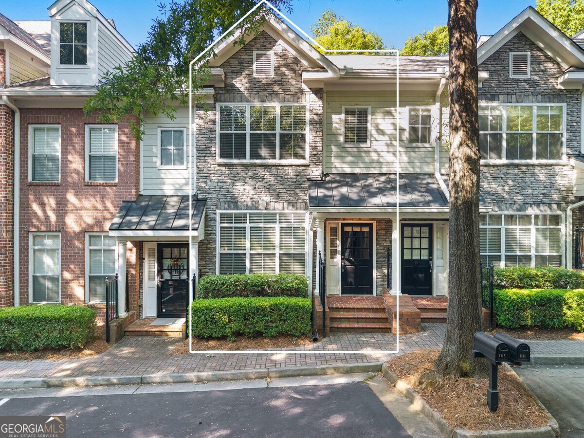 1115 Glenridge Place Sandy Springs - main photo