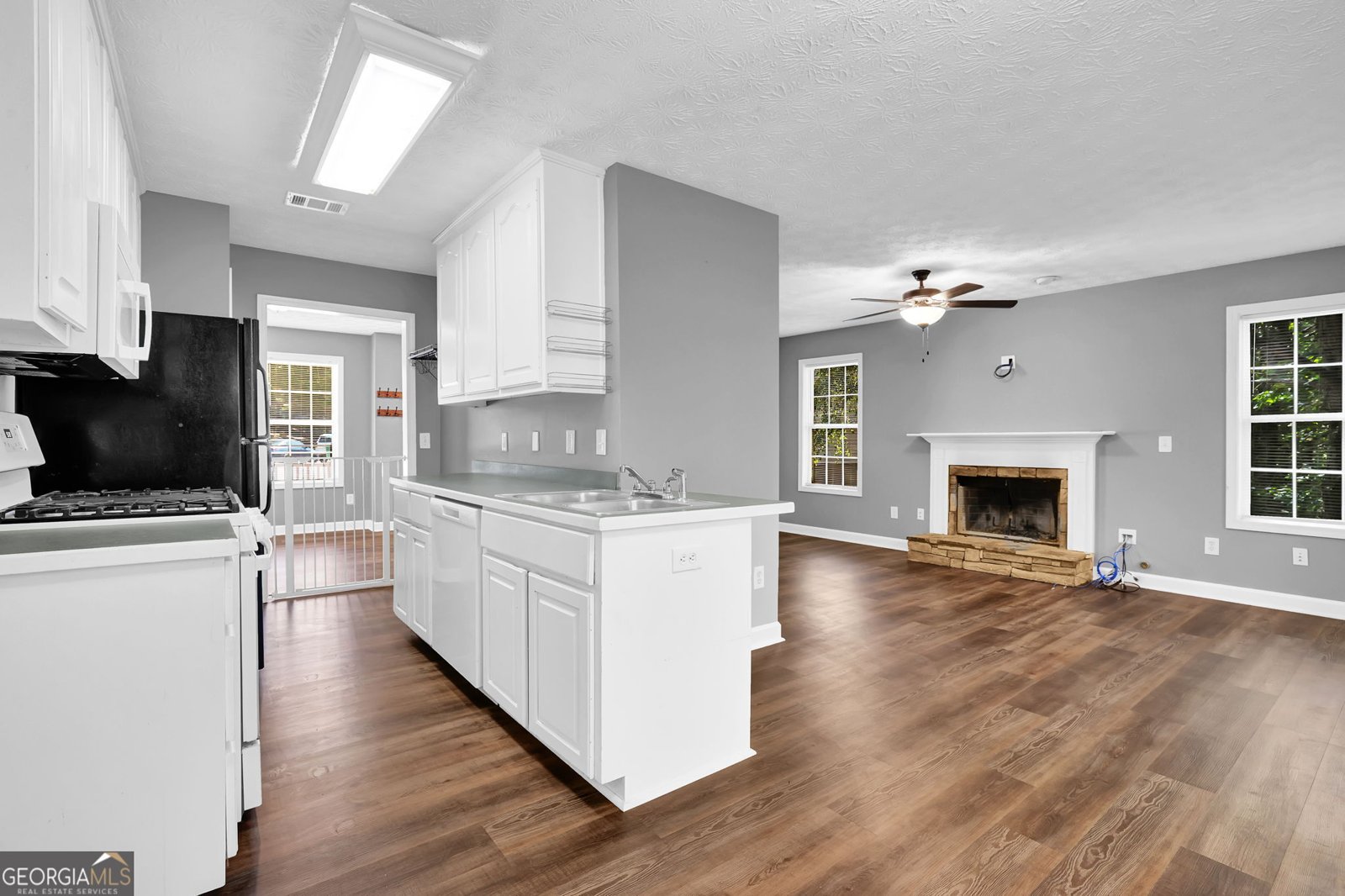 1081 Whispering Woods Drive Canton - Photo 6