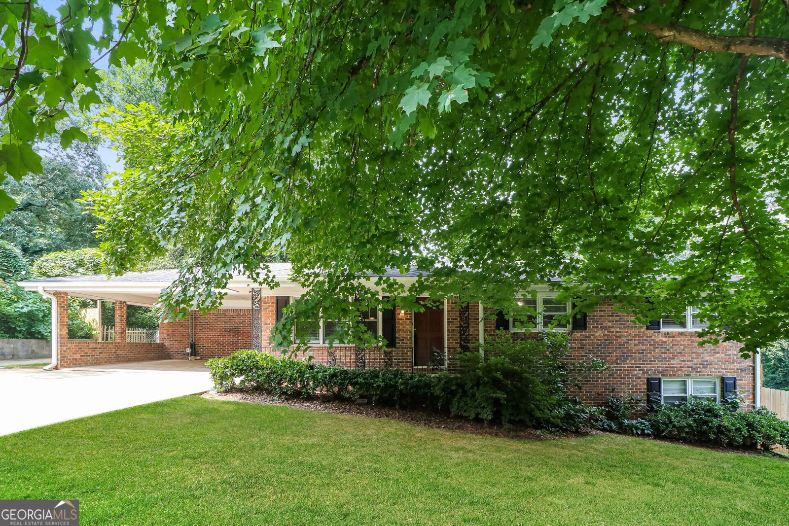 3528 Greenway Drive Marietta - main photo
