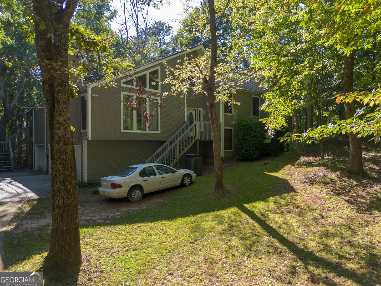 1100 Pine Grove Pointe Drive Roswell - main photo