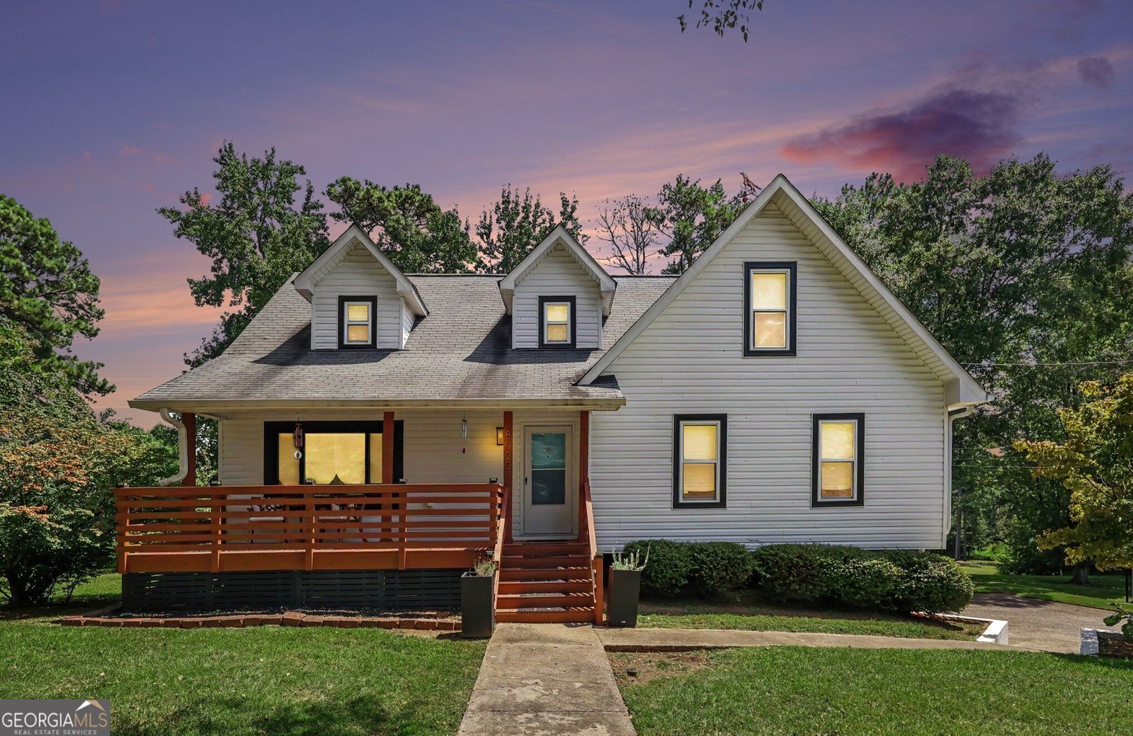 8922 Western Pines Drive Douglasville - main photo