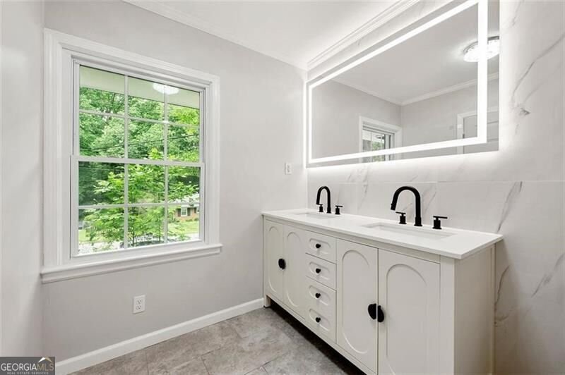 2828 Cloverhurst Drive East Point - Photo 15