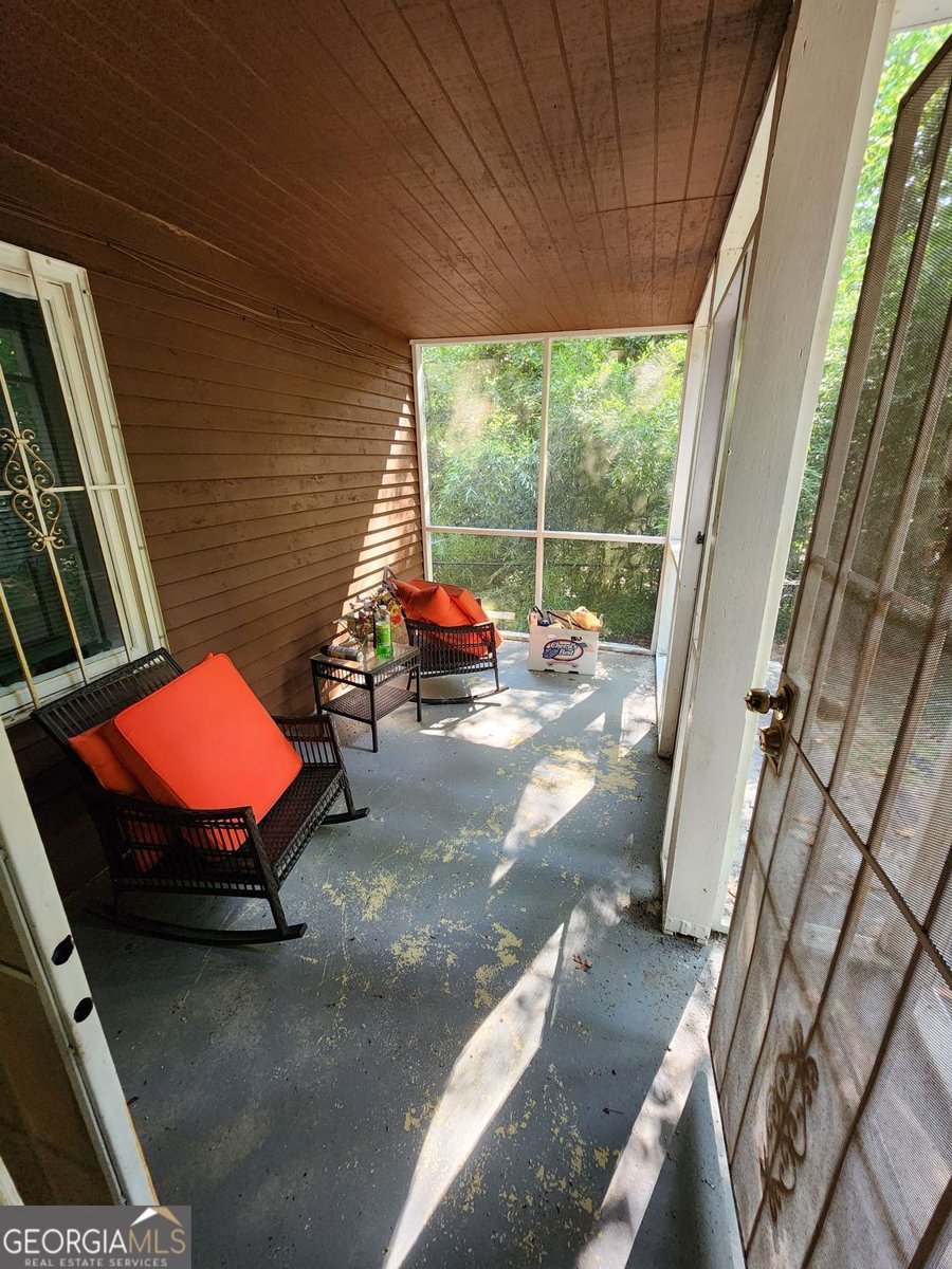 258 Kenilworth Circle Stone Mountain - Photo 8