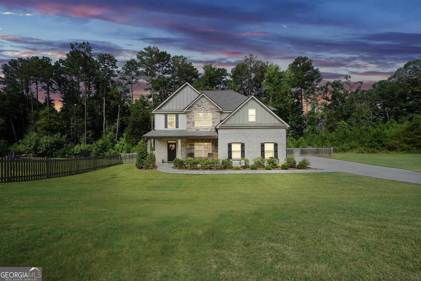 231 Homestead Circle Forsyth - main photo