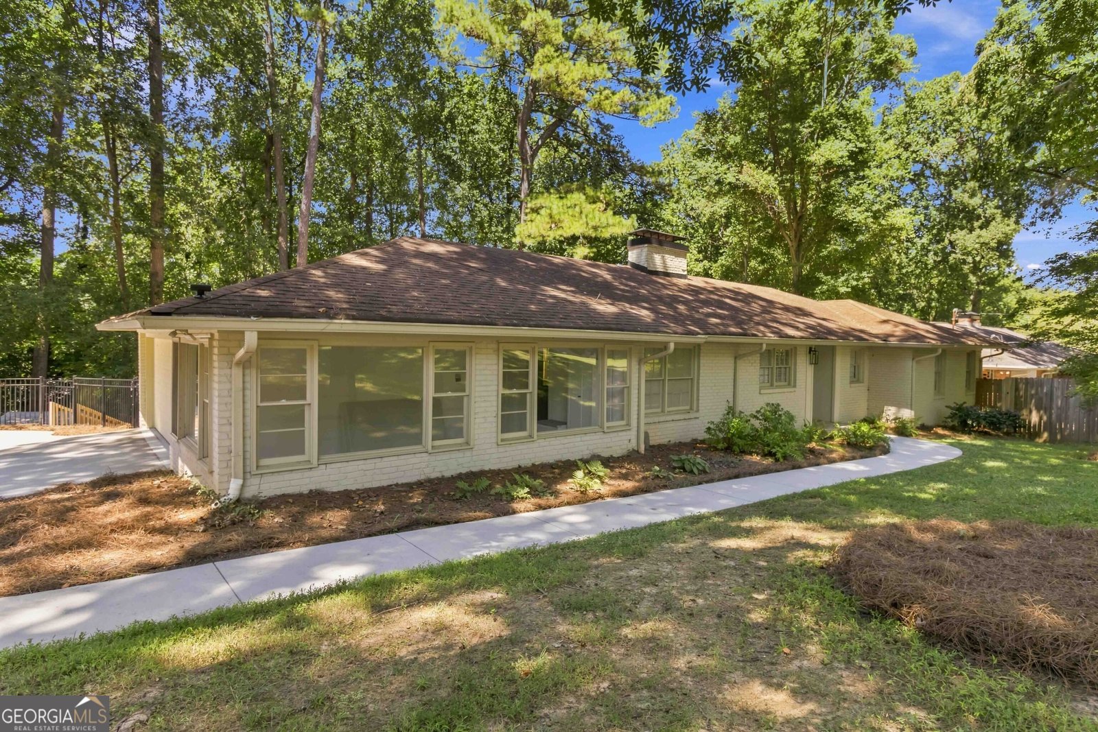 6748 Brandon Mill Road Sandy Springs - main photo