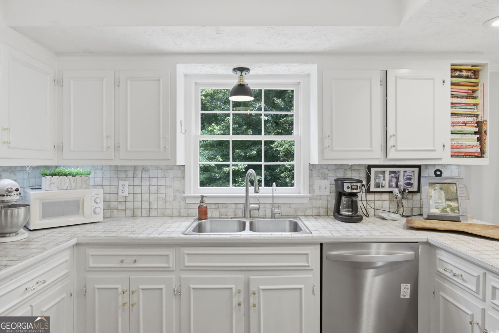 2059 Mountain Creek Drive Stone Mountain - Photo 11