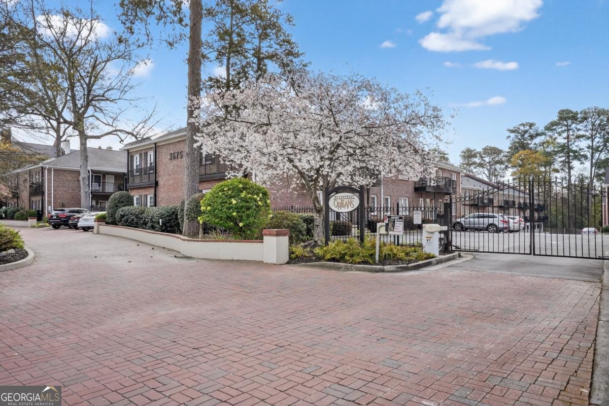 3675 Peachtree Road Atlanta - main photo