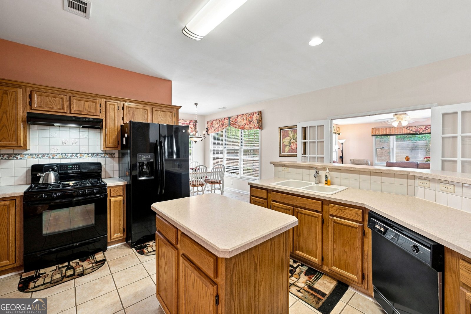 243 Harbor Pointe Drive Stone Mountain - Photo 17