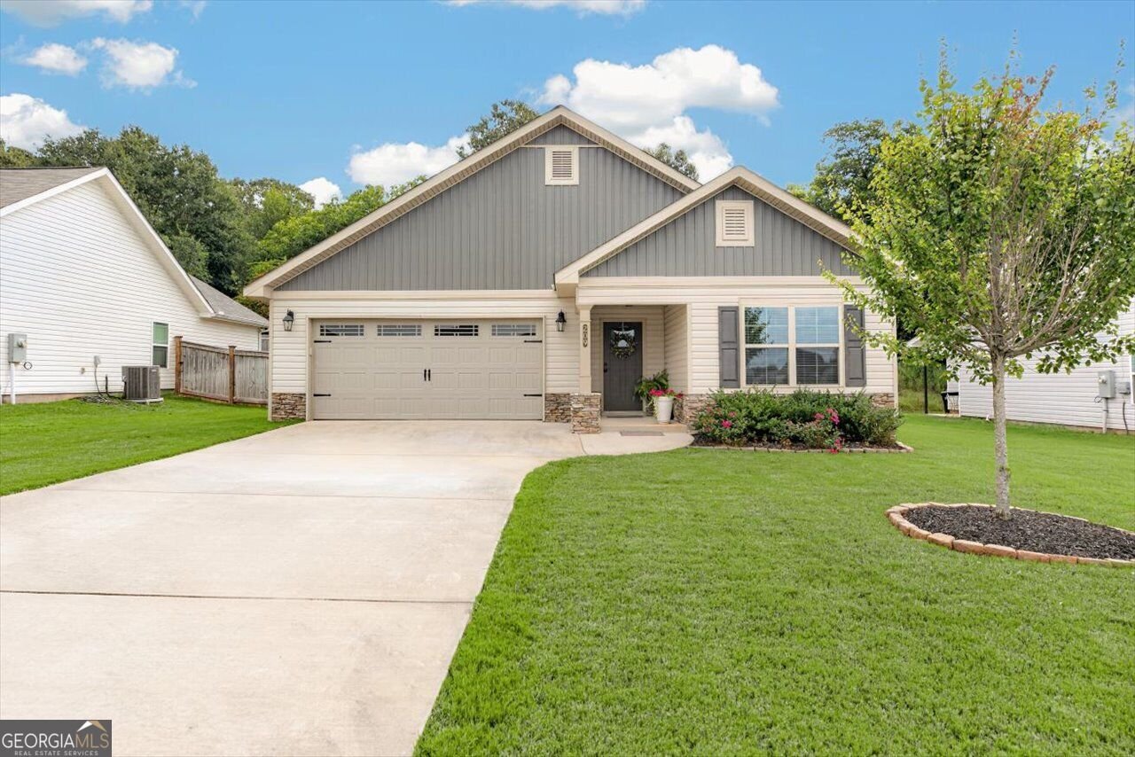 209 Red Tail Circle Byron - main photo