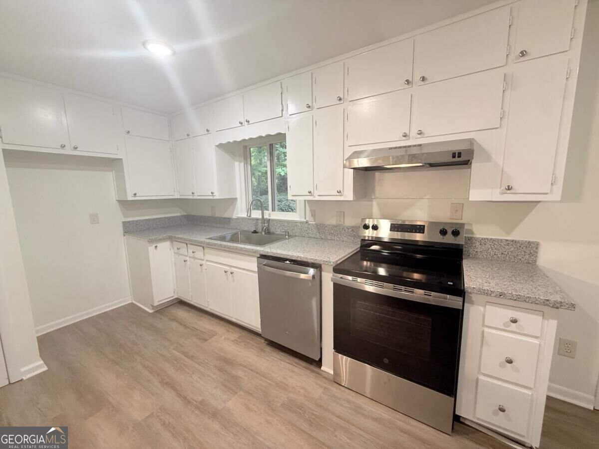 5641 Stone Court Stone Mountain - Photo 11