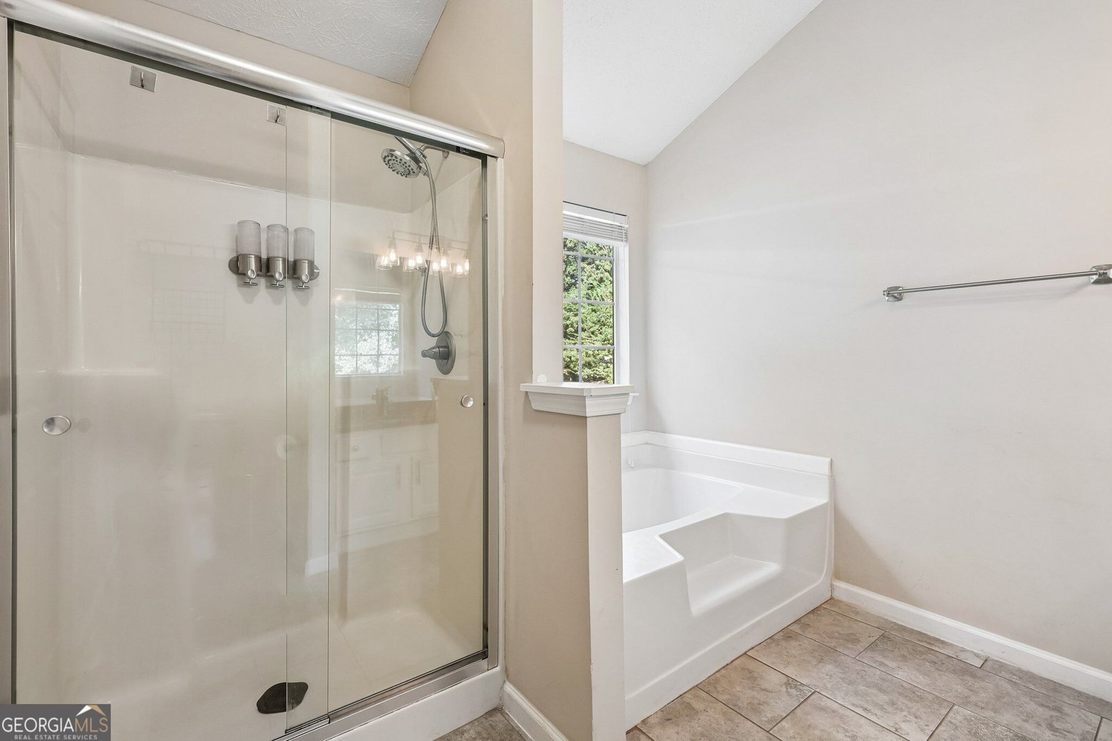 4672 Devencrest Lane Buford - Photo 13
