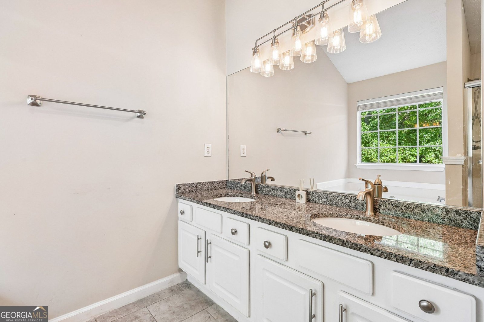 4672 Devencrest Lane Buford - Photo 14