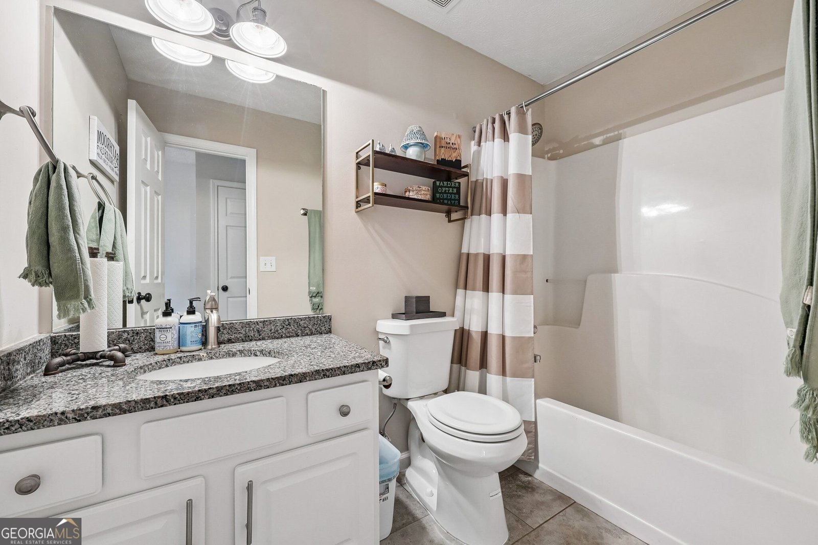 4672 Devencrest Lane Buford - Photo 17