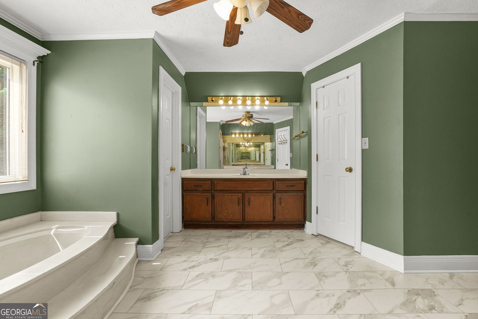 1339 Saint Michaels Court Lilburn - Photo 32