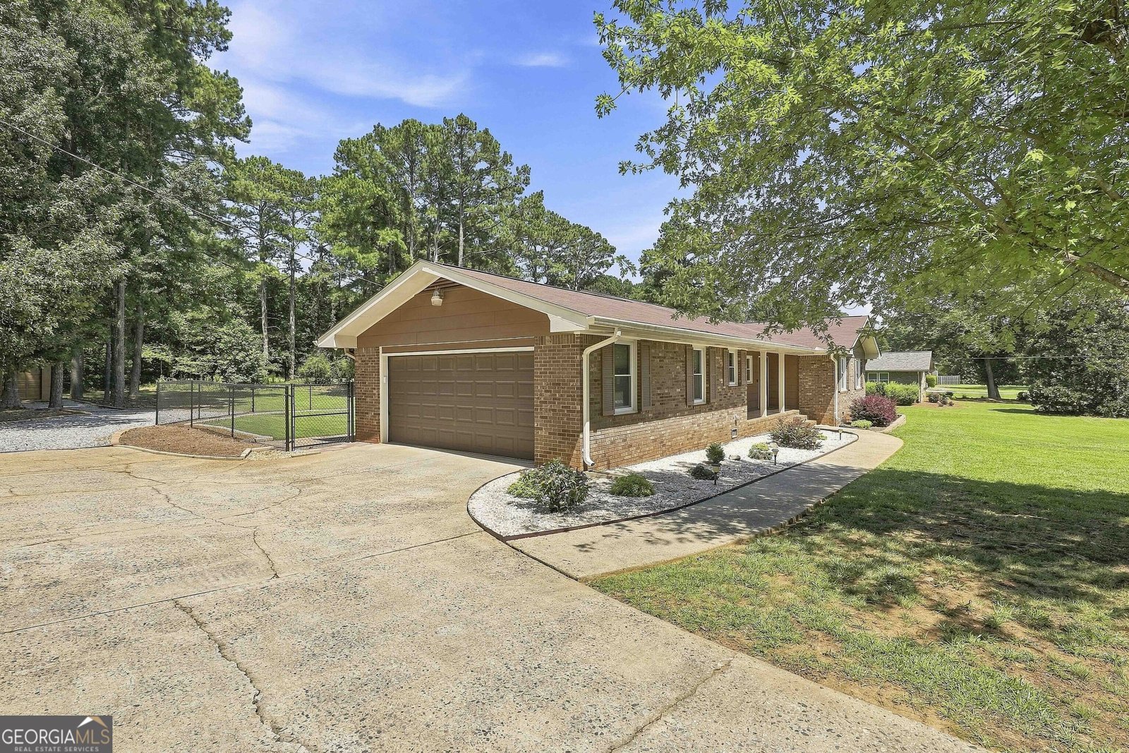 517 Avalon Drive Fayetteville - Photo 10